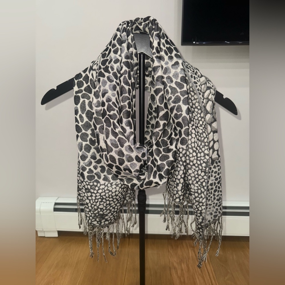 Expressions Black and White Patterned Scarf